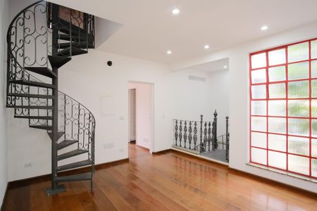 Casa à venda com 320m², 5 quartos e 3 vagasHall dos Quartos