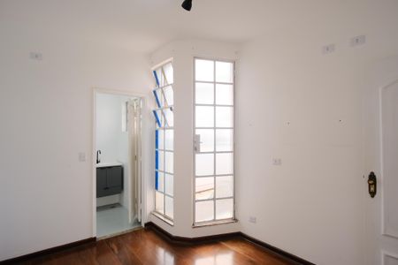 Casa à venda com 320m², 5 quartos e 3 vagasSuíte 3