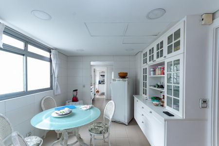 Apartamento à venda com 195m², 3 quartos e 2 vagasCozinha