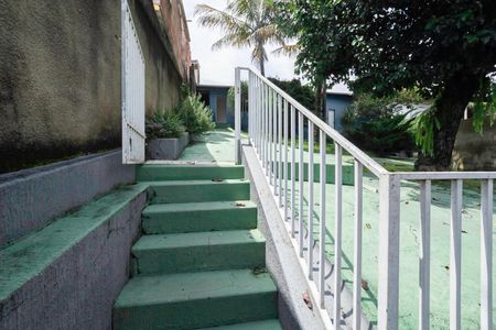 Casa à venda com 273m², 2 quartos e 4 vagas Casa à venda com 273m², 2 quartos e 4 vagasEntrada