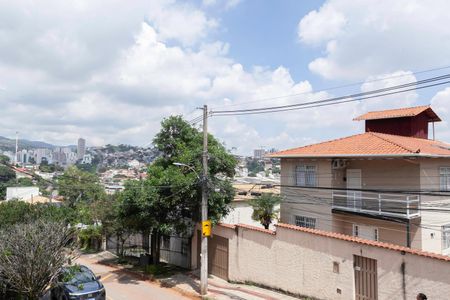 Casa à venda com 273m², 2 quartos e 4 vagas Casa à venda com 273m², 2 quartos e 4 vagasVista