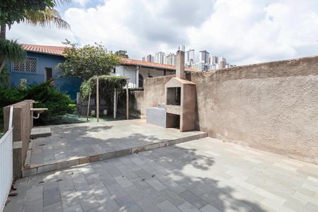 Casa à venda com 273m², 2 quartos e 4 vagas Casa à venda com 273m², 2 quartos e 4 vagasQuintal