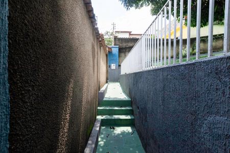 Casa à venda com 273m², 2 quartos e 4 vagas Casa à venda com 273m², 2 quartos e 4 vagasEntrada