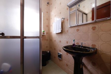 Casa à venda com 190m², 3 quartos e 1 vagaBanheiro