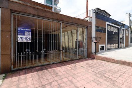 Casa à venda com 190m², 3 quartos e 1 vagaFachada