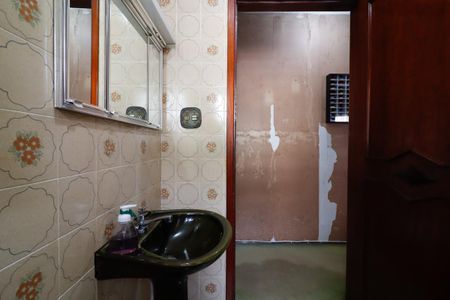 Casa à venda com 190m², 3 quartos e 1 vagaBanheiro