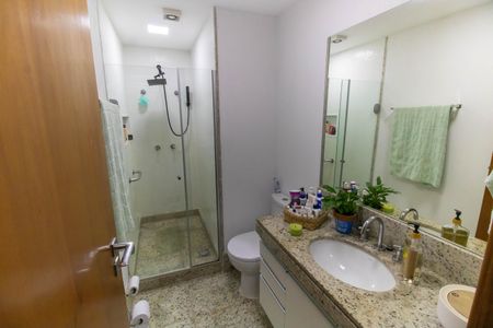 Apartamento à venda com 119m², 3 quartos e 2 vagasBanheiro da Suíte 3