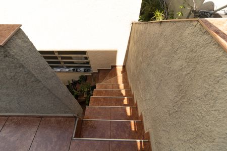 Casa para alugar com 250m², 3 quartos e sem vagaEscada 