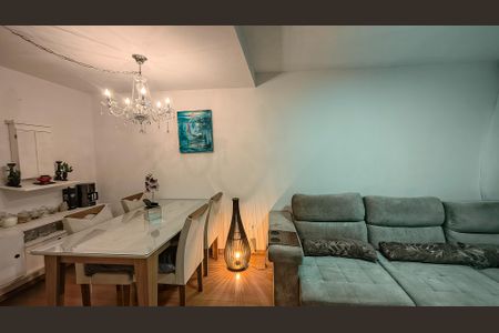 Casa à venda com 112m², 2 quartos e 2 vagasSala