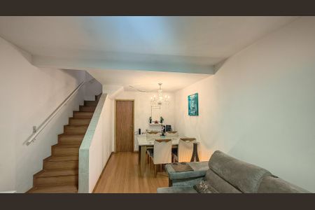 Casa à venda com 112m², 2 quartos e 2 vagasSala