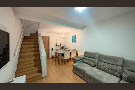 Casa à venda com 112m², 2 quartos e 2 vagasSala