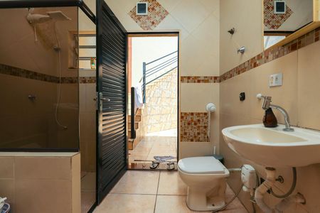 Casa à venda com 350m², 5 quartos e 3 vagas Casa à venda com 350m², 5 quartos e 3 vagasBanheiro da Suíte