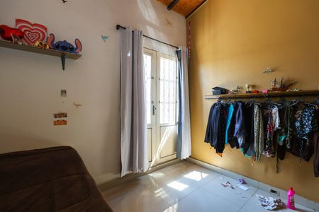 Casa à venda com 350m², 5 quartos e 3 vagas Casa à venda com 350m², 5 quartos e 3 vagasQuarto 4