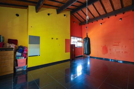 Casa à venda com 350m², 5 quartos e 3 vagas Casa à venda com 350m², 5 quartos e 3 vagasSalão