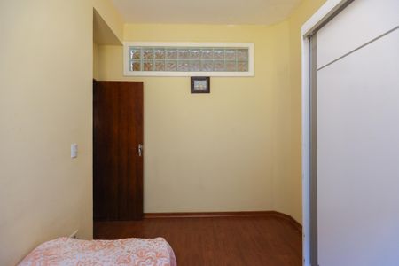 Casa à venda com 350m², 5 quartos e 3 vagas Casa à venda com 350m², 5 quartos e 3 vagasQuarto 1