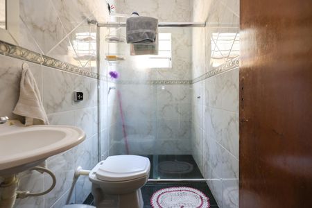 Casa à venda com 350m², 5 quartos e 3 vagas Casa à venda com 350m², 5 quartos e 3 vagasBanheiro