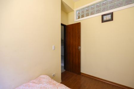 Casa à venda com 350m², 5 quartos e 3 vagas Casa à venda com 350m², 5 quartos e 3 vagasQuarto 1