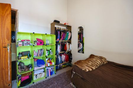 Casa à venda com 350m², 5 quartos e 3 vagas Casa à venda com 350m², 5 quartos e 3 vagasQuarto 4