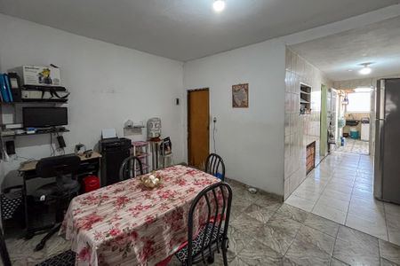 Casa à venda com 300m², 1 quarto e 2 vagas Casa à venda com 300m², 1 quarto e 2 vagasSala de Jantar