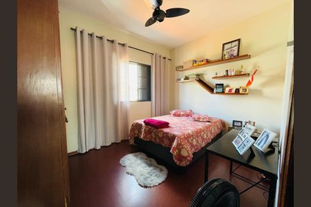 Casa para alugar com 190m², 3 quartos e 3 vagas Casa para alugar com 190m², 3 quartos e 3 vagasQuarto