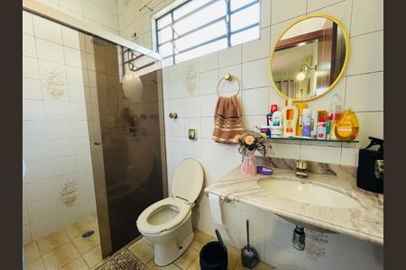 Casa para alugar com 190m², 3 quartos e 3 vagas Casa para alugar com 190m², 3 quartos e 3 vagasBanheiro