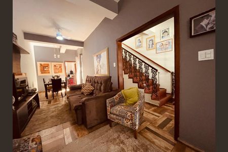 Casa para alugar com 190m², 3 quartos e 3 vagas Casa para alugar com 190m², 3 quartos e 3 vagasSala