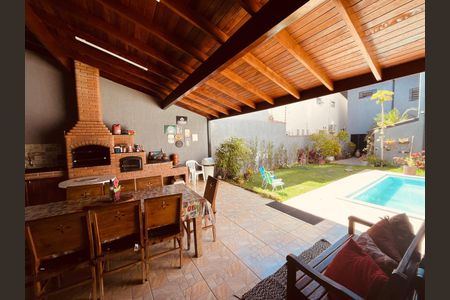 Casa para alugar com 190m², 3 quartos e 3 vagas Casa para alugar com 190m², 3 quartos e 3 vagasÁrea externa