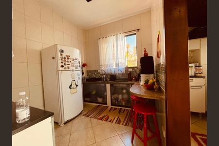 Casa para alugar com 190m², 3 quartos e 3 vagas Casa para alugar com 190m², 3 quartos e 3 vagasCozinha