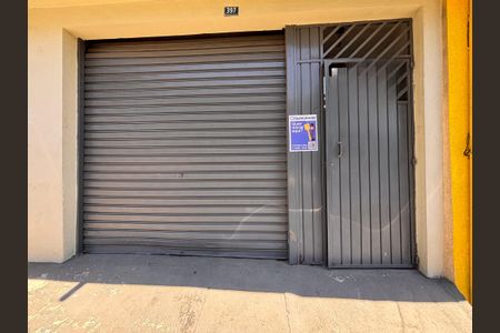 Casa para alugar com 250m², 2 quartos e 1 vagaFachada