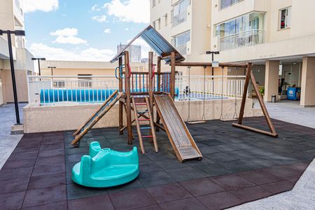 Apartamento para alugar com 101m², 2 quartos e 2 vagas Apartamento para alugar com 101m², 2 quartos e 2 vagasÁrea comum - Playground
