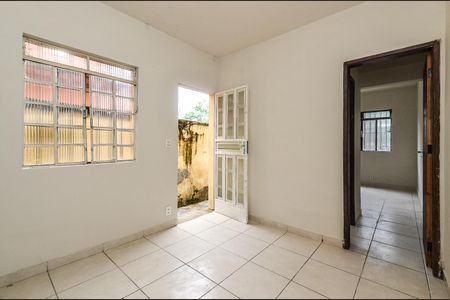 Casa para alugar com 30m², 1 quarto e 1 vaga Casa para alugar com 30m², 1 quarto e 1 vagaSala