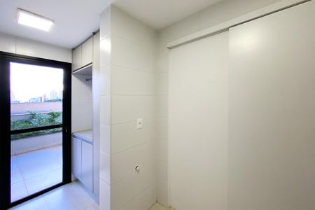 Apartamento para alugar com 145m², 2 quartos e 2 vagas Apartamento para alugar com 145m², 2 quartos e 2 vagasCozinha