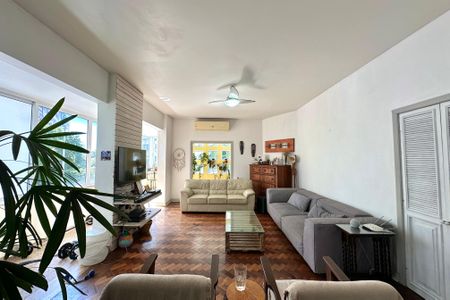 Apartamento à venda com 132m², 4 quartos e 1 vaga