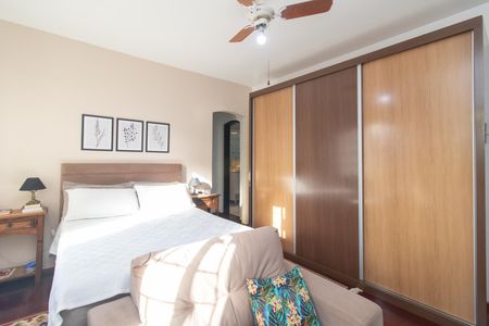 Casa à venda com 268m², 4 quartos e 2 vagasQuarto 1