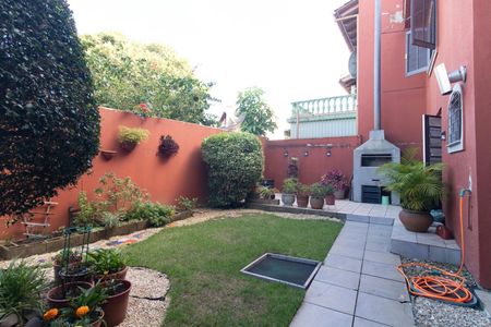 Casa à venda com 268m², 4 quartos e 2 vagasQuintal
