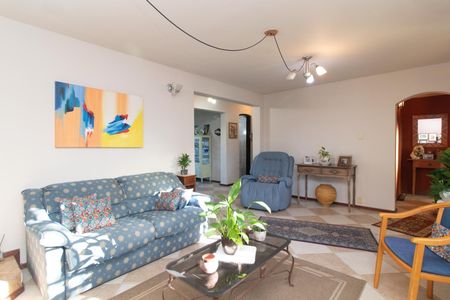 Sala de casa à venda com 4 quartos, 268m² em Serraria, Porto Alegre