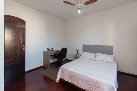 Casa à venda com 268m², 4 quartos e 2 vagasQuarto 2