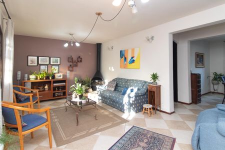 Casa à venda com 268m², 4 quartos e 2 vagasSala