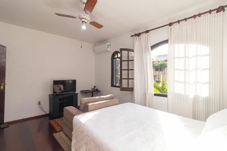 Casa à venda com 268m², 4 quartos e 2 vagasQuarto 1