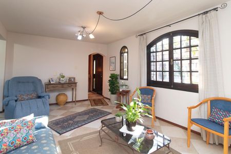 Sala de casa à venda com 4 quartos, 268m² em Serraria, Porto Alegre