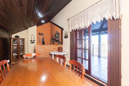 Casa à venda com 268m², 4 quartos e 2 vagasVaranda