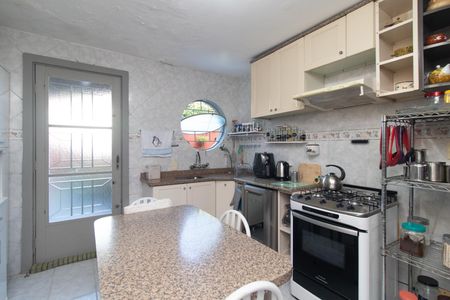 Casa à venda com 268m², 4 quartos e 2 vagasCozinha