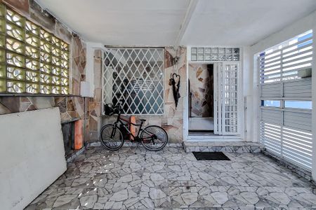 Casa à venda com 186m², 2 quartos e 1 vagaGaragem