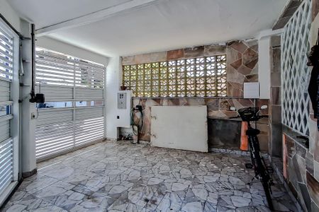 Casa à venda com 186m², 2 quartos e 1 vagaGaragem