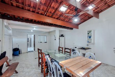 Casa à venda com 186m², 2 quartos e 1 vagaÁrea externa