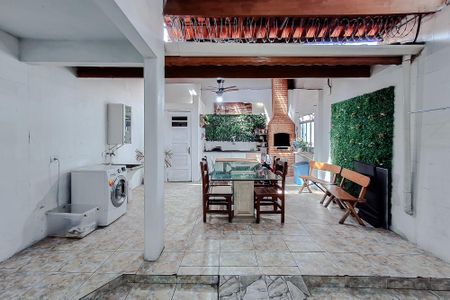 Casa à venda com 186m², 2 quartos e 1 vagaÁrea externa