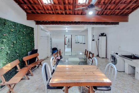 Casa à venda com 186m², 2 quartos e 1 vagaÁrea externa