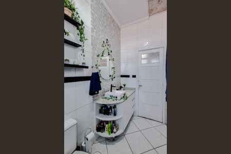 Casa à venda com 186m², 2 quartos e 1 vagaBanheiro