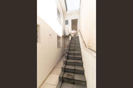 Casa à venda com 125m², 4 quartos e 2 vagasEscada