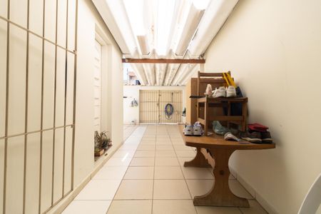 Casa à venda com 125m², 4 quartos e 2 vagasEntrada 